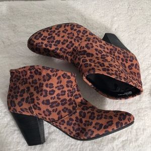 🌺SHOE SALE🌺 Price is Firm Bundle 3 for 15%off